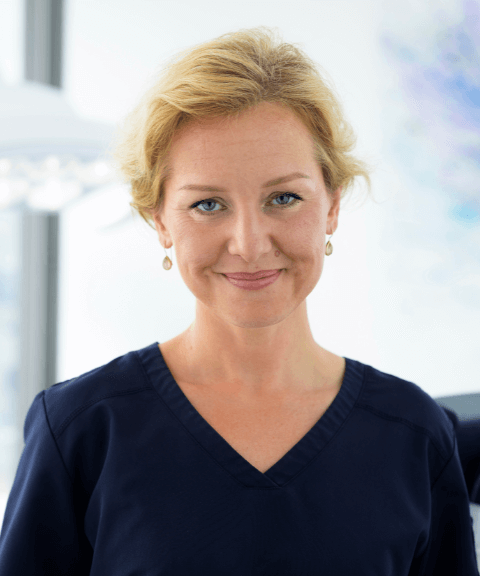 Mitarbeiterin Bleaching Zahnarzt Thun Zentrum